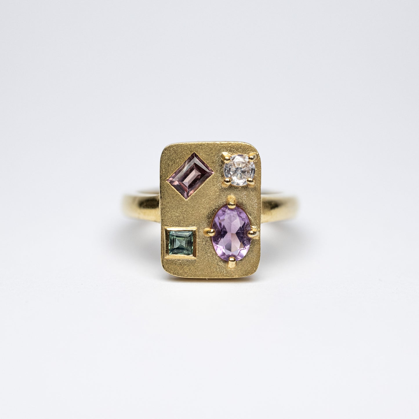 Rectangular violet pink forest - Yellow Gold